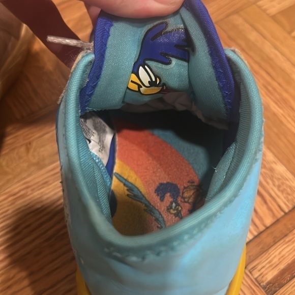 Nike Space Jam X Lebron 18 Low EP Wile E. X Roadrunner Size 4 - Picture 6 of 6
